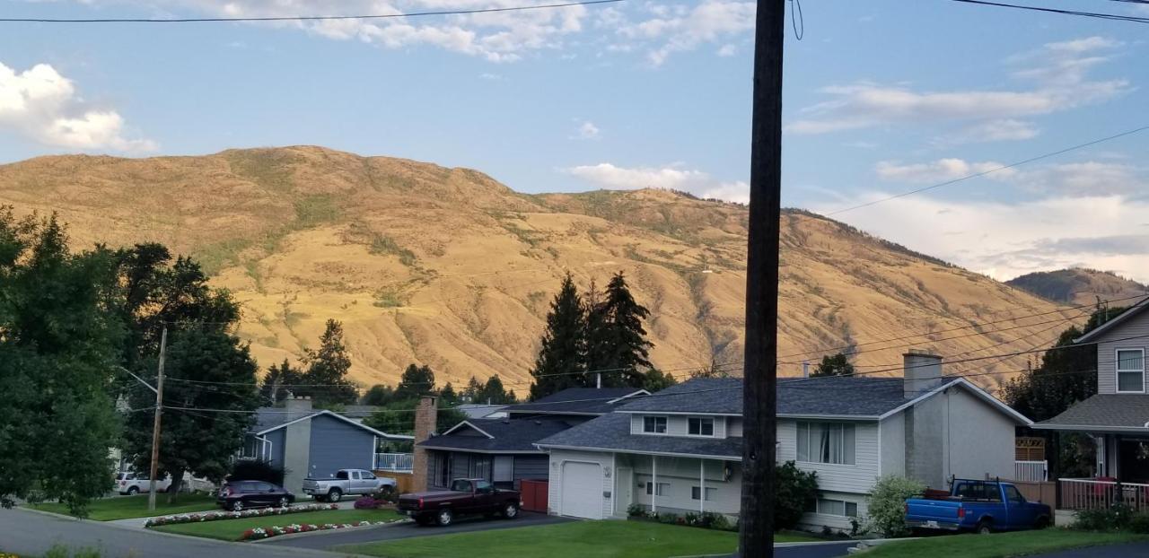 Charming - 2 Bedrooms Suite, 1 Full Bath & Family Room Kamloops Exteriör bild