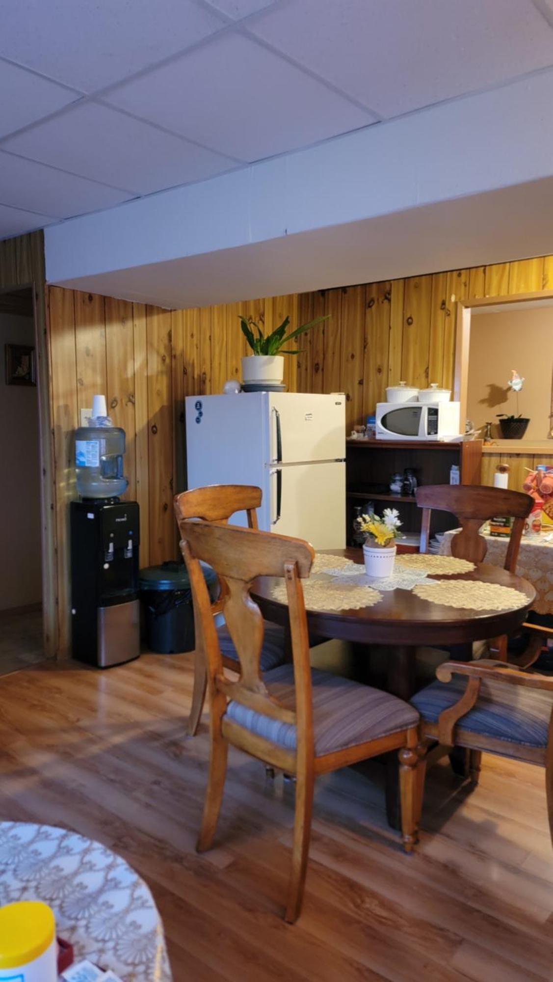 Charming - 2 Bedrooms Suite, 1 Full Bath & Family Room Kamloops Exteriör bild