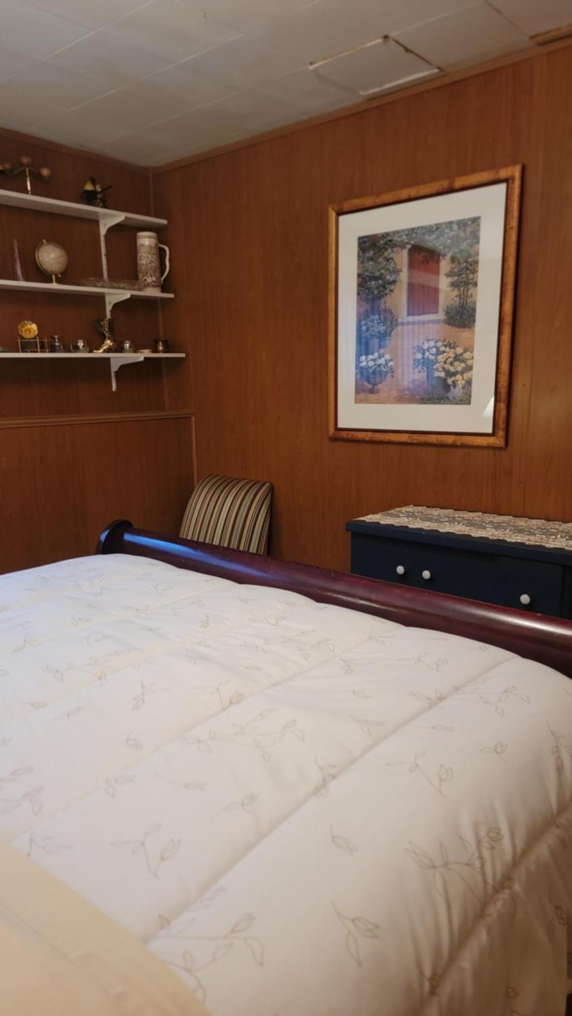 Charming - 2 Bedrooms Suite, 1 Full Bath & Family Room Kamloops Exteriör bild