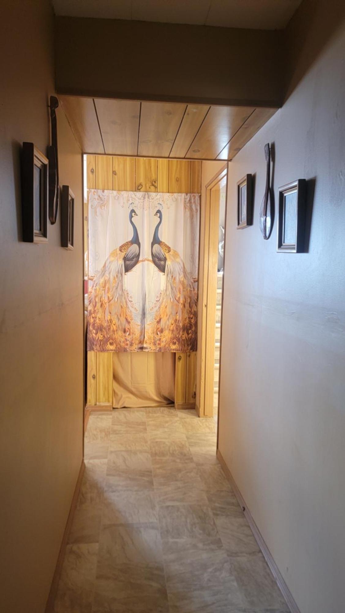 Charming - 2 Bedrooms Suite, 1 Full Bath & Family Room Kamloops Exteriör bild